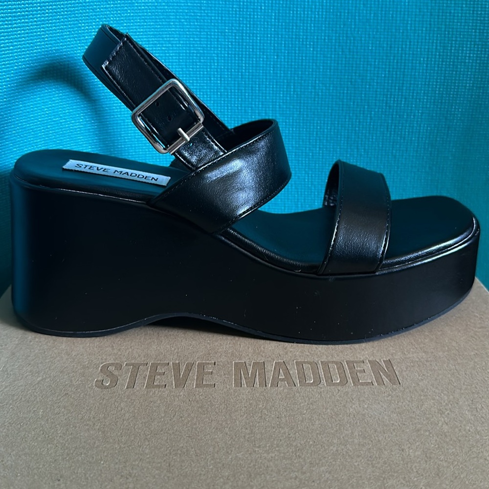 Brand New Steve Madden Mixture Black Platform Sandals